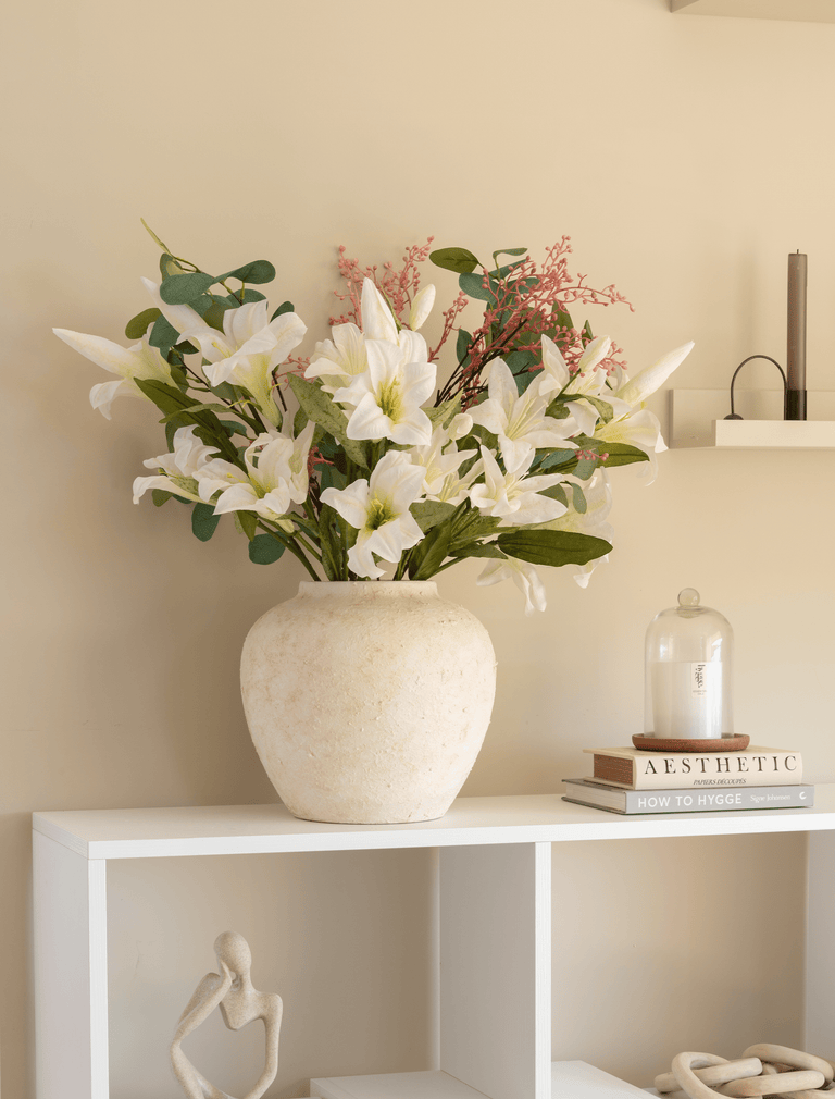 Faux-Arrangement - Weiße Lilie & Eukalyptus