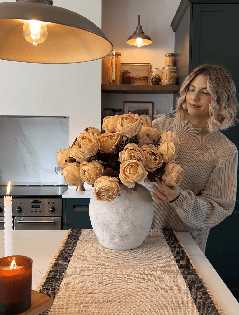 Faux grote roos arrangement - Beige (3 stelen/21 rozen)