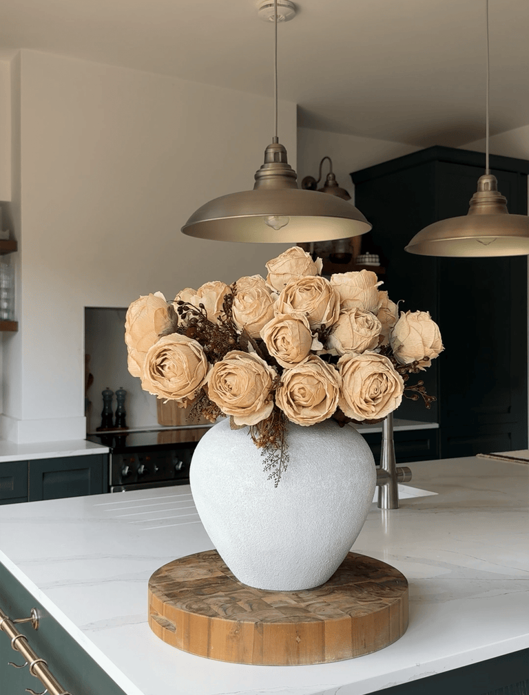 Faux grote roos arrangement - Beige (3 stelen/21 rozen)