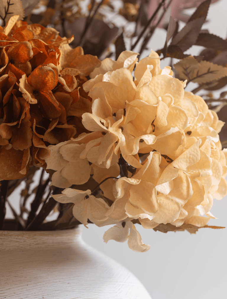 Faux Arrangement - Oranje Hortensia & Eucalyptus