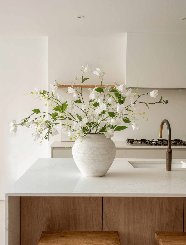 Faux-Arrangement - Glockenblume & Clematis Weiß