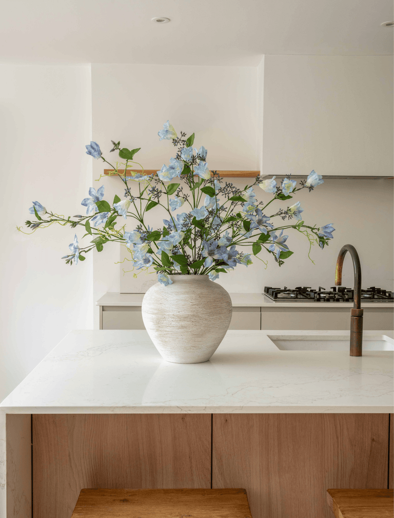 Faux-Arrangement - Glockenblume & Clematis Blau