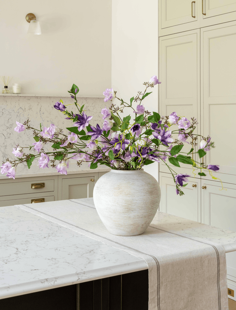 Faux-Arrangement - Glockenblume & Clematis Lila