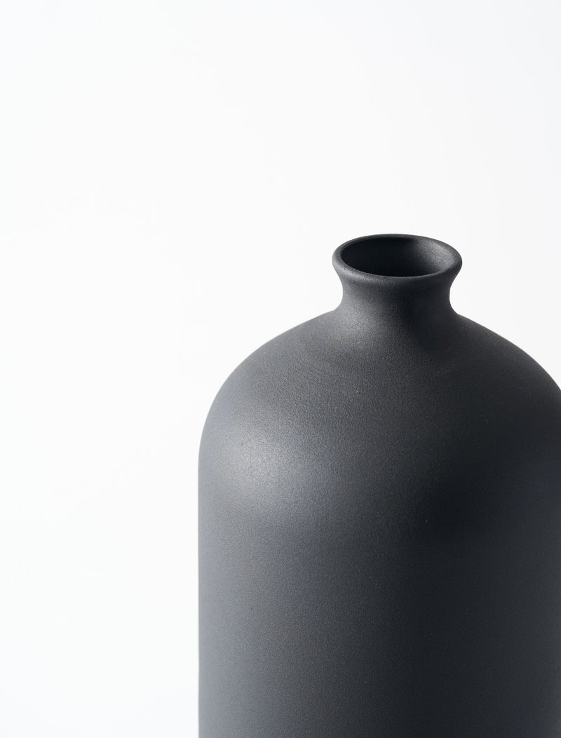 Tall Aria Iron Vase - Matt Black