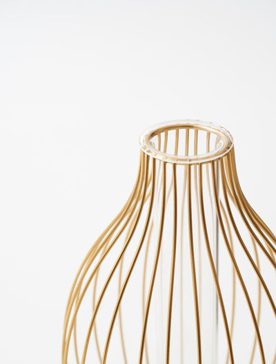 Statement Outline Vase - Gold