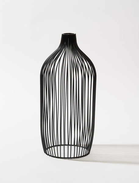 Tall Nala Outline Vase - Black – contempee