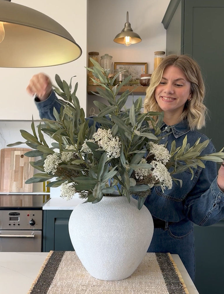 Faux-Arrangement - Olive und weiße Beeren