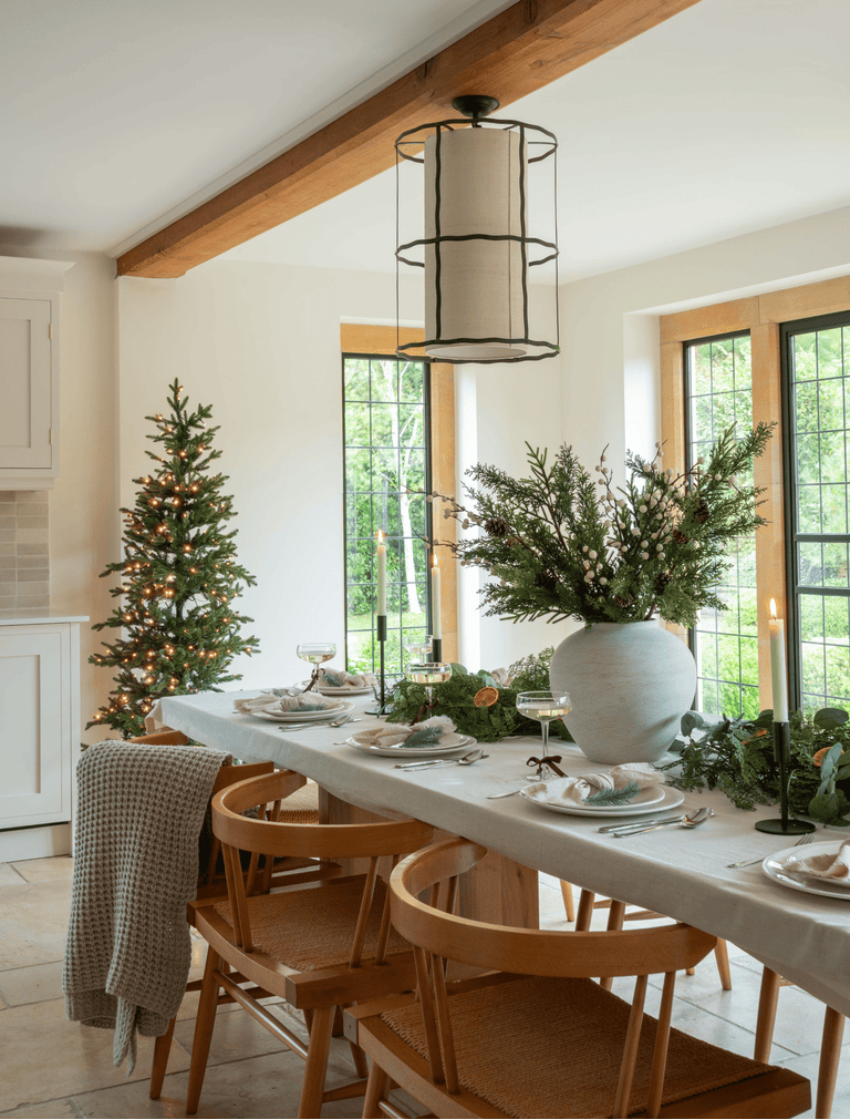 Faux-Arrangement - Winterfarn und weiße Beeren