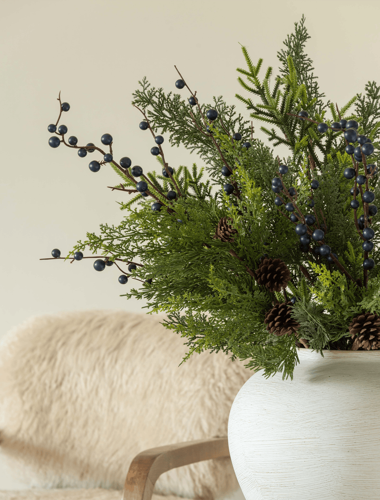 Faux-Arrangement - Winterfarn und blaue Beeren