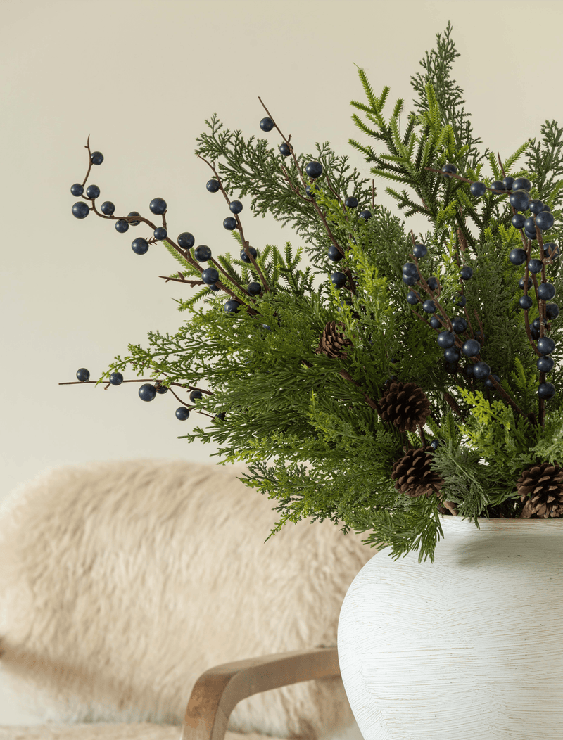 Faux-Arrangement - Winterfarn und blaue Beeren