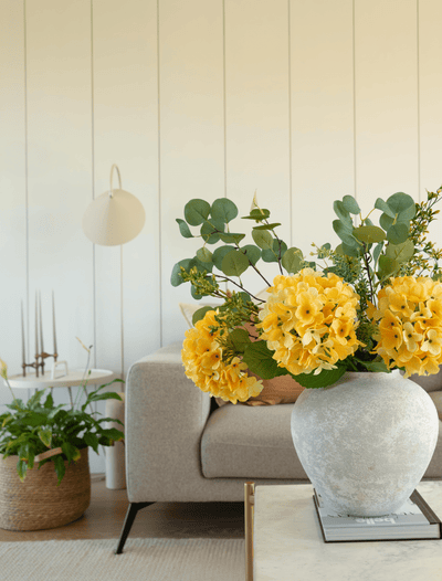 Faux-Arrangement - Eukalyptus & Gelbe Hortensie