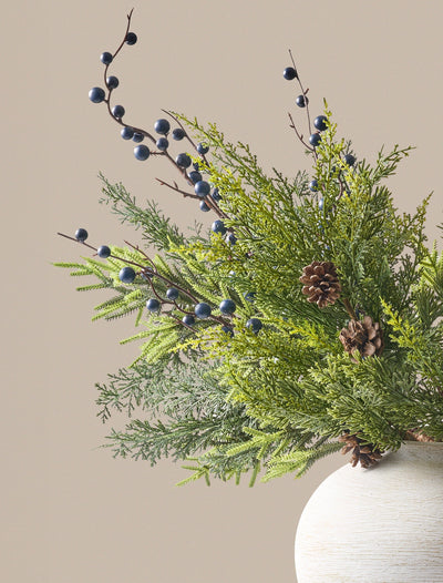 Faux-Arrangement - Winterfarn und blaue Beeren