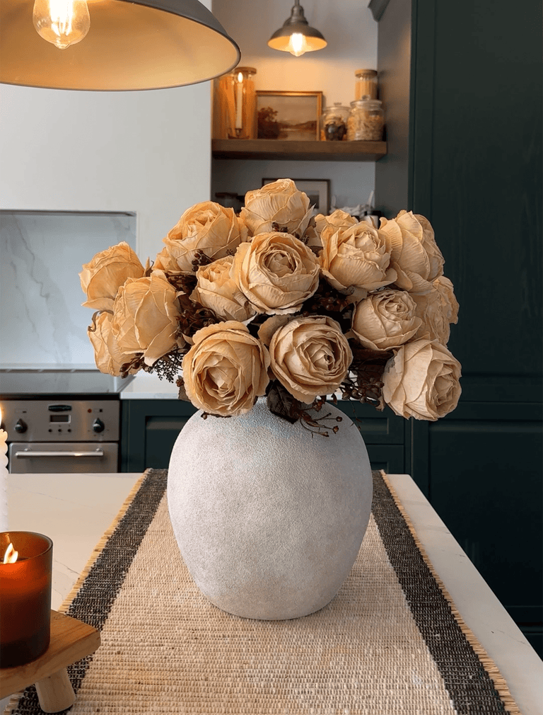 Falsches großes Rosenarrangement - Beige (3 Stiele/21 Rosen)