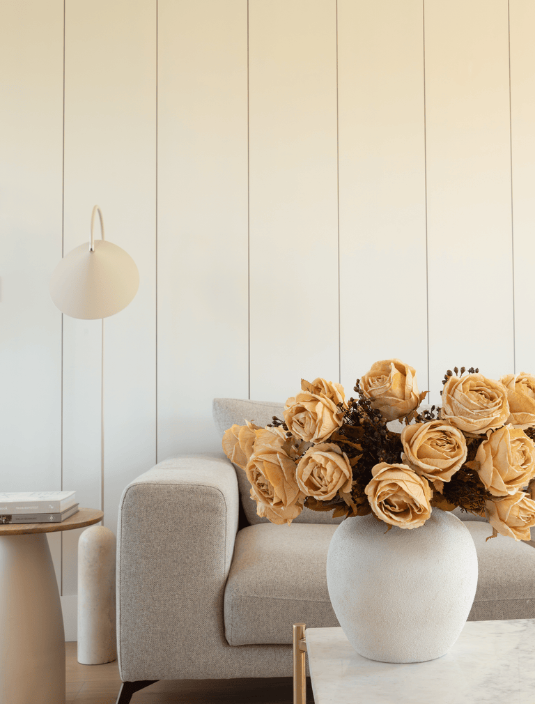 Falsches großes Rosenarrangement - Beige (3 Stiele/21 Rosen)