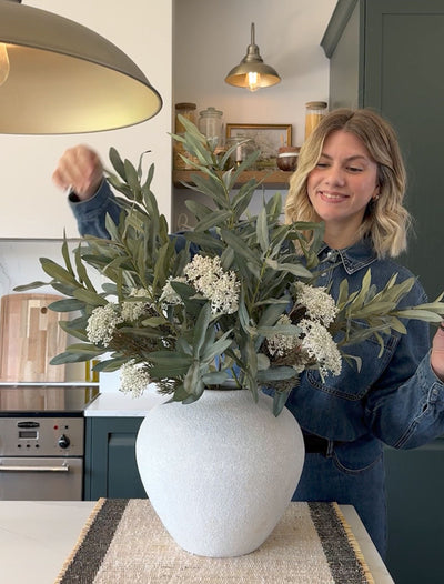 Faux arrangement - Olijf en witte bes