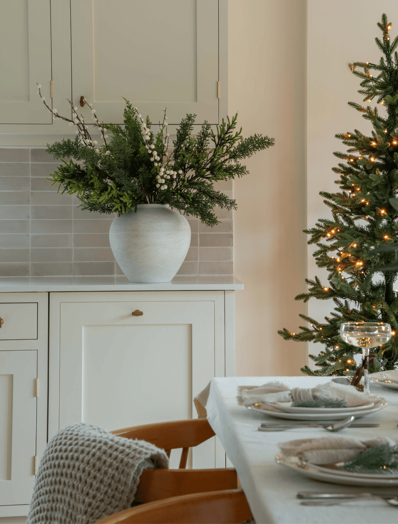 Faux Arrangement - Wintervaren & Witte bes