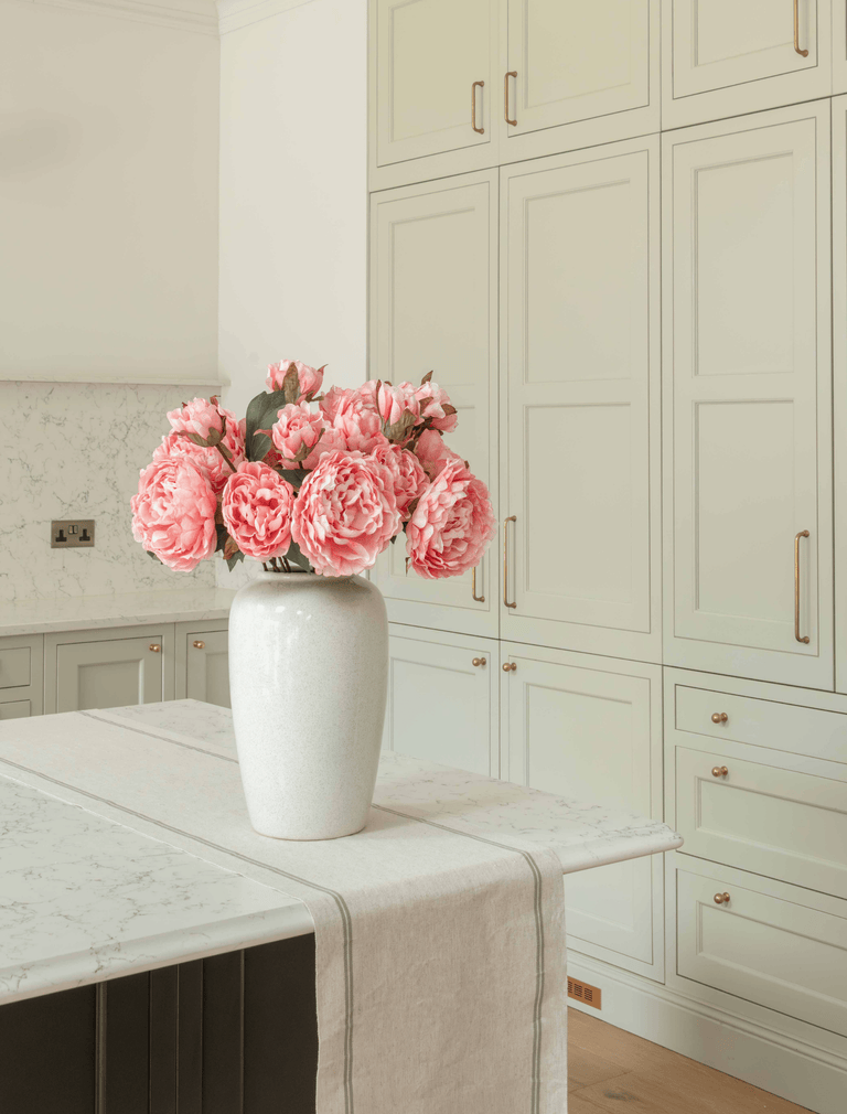 Kunstbloemenarrangement met pioenrozen - roze (6 stelen)