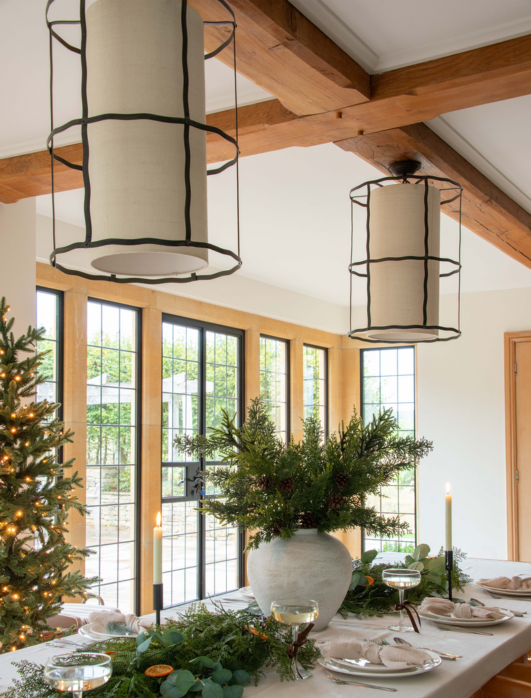 Faux arrangement - Wintervaren en dennenappel