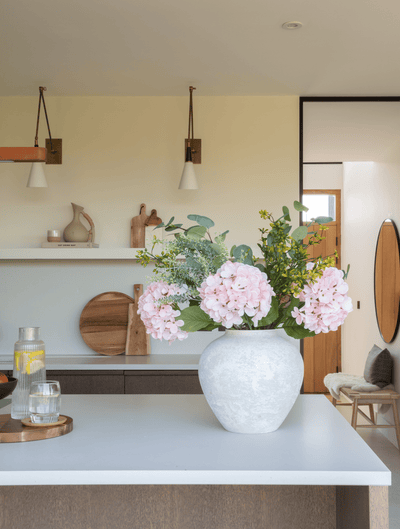 Faux Arrangement - Eucalyptus & Roze Hortensia