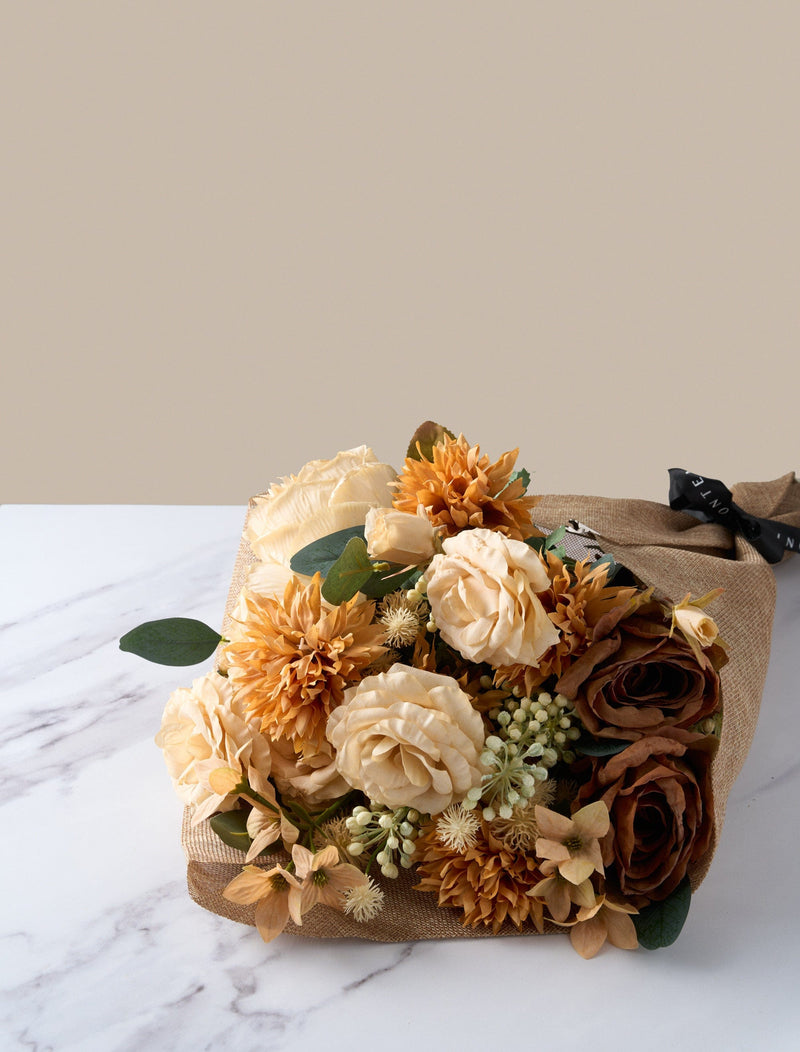 Faux Arrangement - Groene Eucalyptus & Oranje Bloem