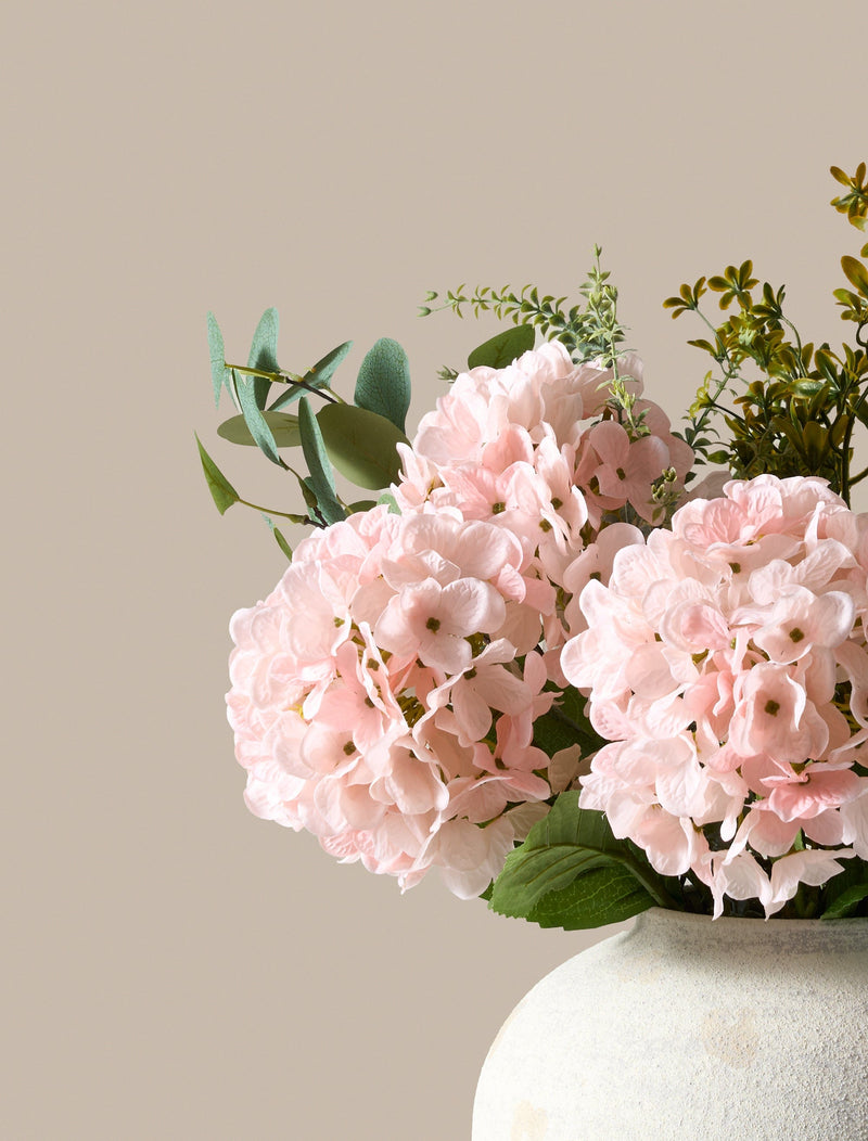 Faux Arrangement - Eucalyptus & Roze Hortensia