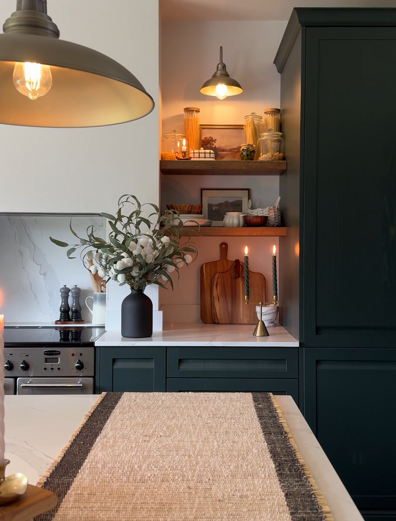 Faux Arrangement - Wilg Eucalyptus & Witte Kiku