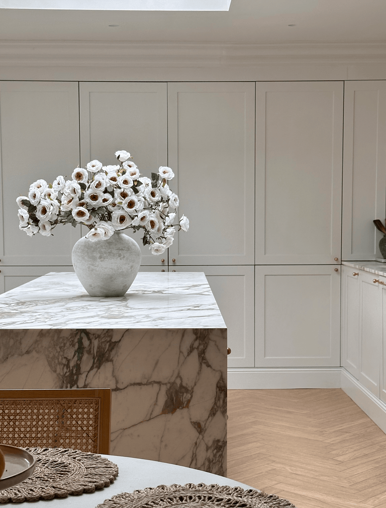 Kunstroos arrangement - Wit (12 stelen / 72 rozen)